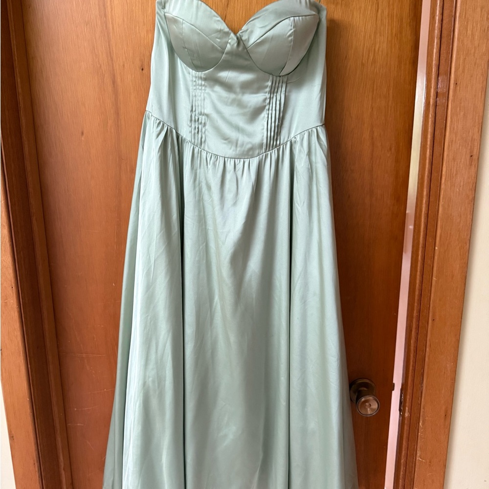 Elegant Strapless Green Dress
